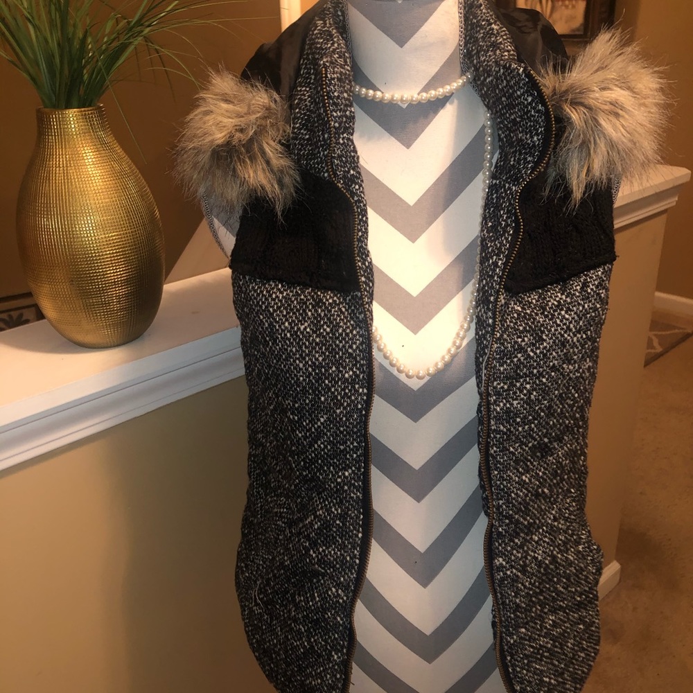 Aeropostale Cable knit Fur Vest Sz M